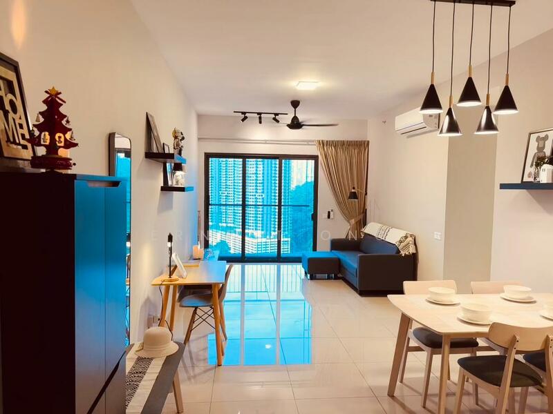 Living features: grey fabric sofa, coffee table, wall-mounted TV, 5-blade ceiling fan with light, recessed downlights, floor-to-ceiling windows, curtains, decorative wall shelves, dining table with 4 chairs, decorative mirror, wooden side table, area rug; style: modern; view: city.