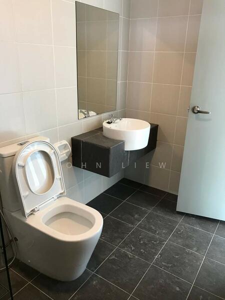 Bathroom features: white wall tiles, grey floor tiles, wall-mounted basin, round basin, chrome faucet, large mirror, one-piece toilet, dark grey floating vanity, sliding bathroom door; style: modern.