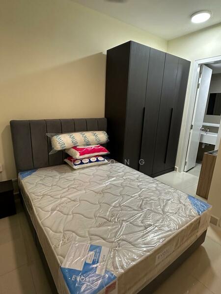 Bedroom features: queen-size bed, upholstered headboard, mattress with protective cover, 2 decorative pillows, built-in wardrobe in dark wood, nightstand, laminate flooring, recessed ceiling lights, neutral wall color, window with natural light; style: modern.