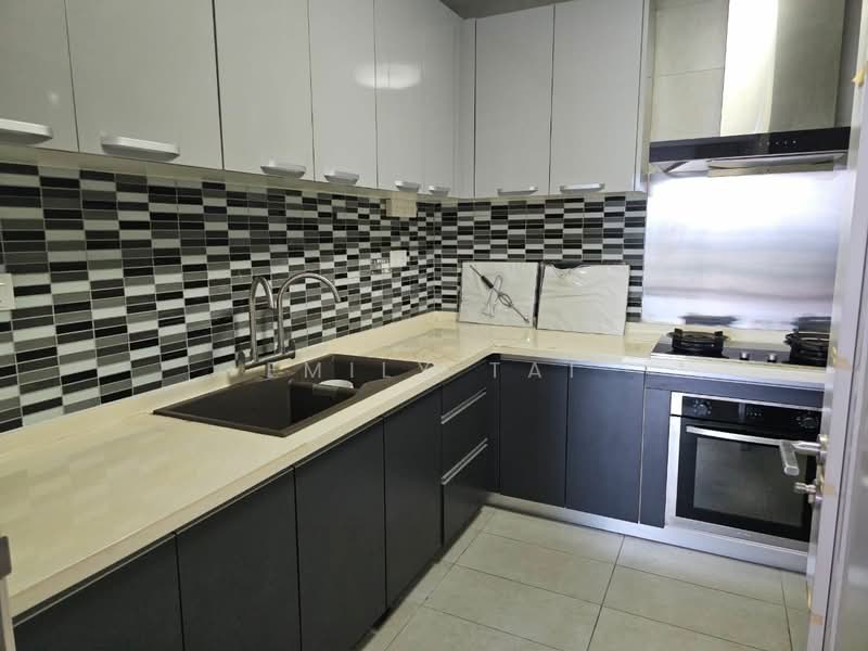 Kitchen features: black and white mosaic tile backsplash, white upper cabinets, dark grey lower cabinets, single-bowl stainless-steel sink, chrome pull-down faucet, built-in oven, stainless-steel range hood, 4-burner gas hob, light grey tile flooring, recessed downlights; style: modern.