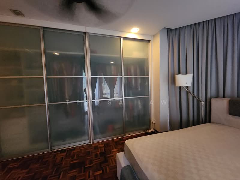 Bedroom features: queen-size bed, upholstered headboard, built-in wardrobe with sliding glass doors, floor-to-ceiling curtains, wood parquet flooring, ceiling fan, wall-mounted reading lamp, decorative wall paneling; style: modern.