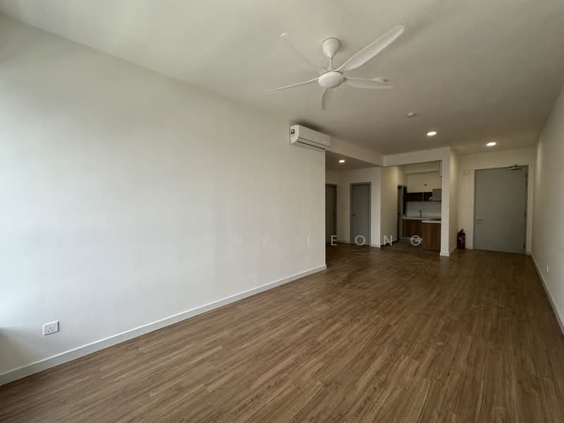 Living features: light wood laminate flooring, white painted walls, 5-blade ceiling fan, wall-mounted split AC, open layout, large windows, neutral decor, recessed lighting; style: modern. Kitchen features: kitchen island, white cabinetry, stainless-steel appliances, open to living area; style: modern.