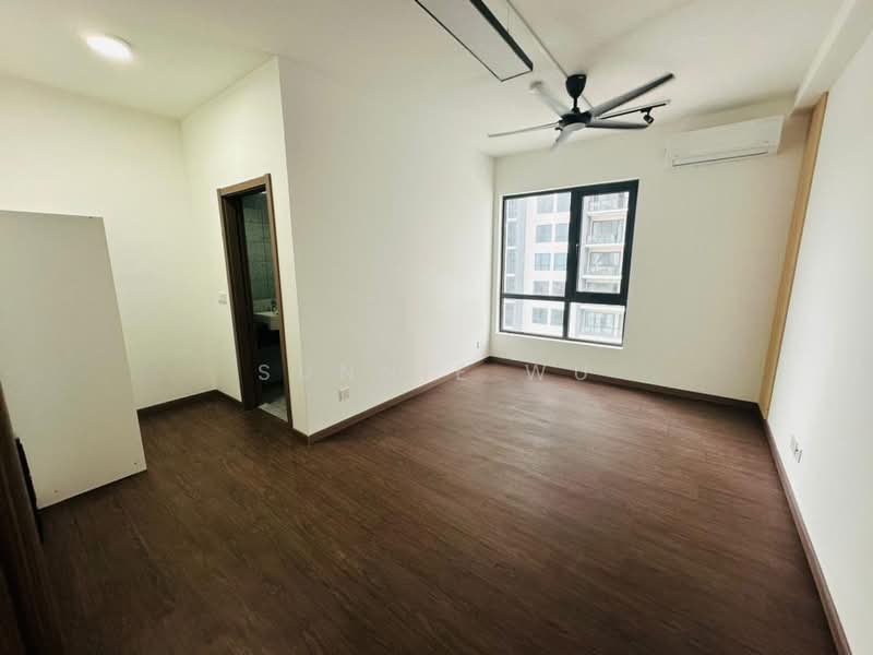Room features: light wood laminate flooring, white painted walls, ceiling fan with light, wall-mounted split AC, large window with city view, door leading to bathroom, built-in wardrobe, recessed ceiling lights; style: modern; view: city.