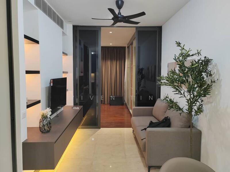 Living features: 3-seater fabric sofa in beige, wall-mounted TV, TV console with built-in storage, decorative plant in ceramic pot, recessed lighting, ceiling fan with light, floor-to-ceiling glass doors, wooden flooring, neutral painted walls, decorative wall shelves; style: modern.