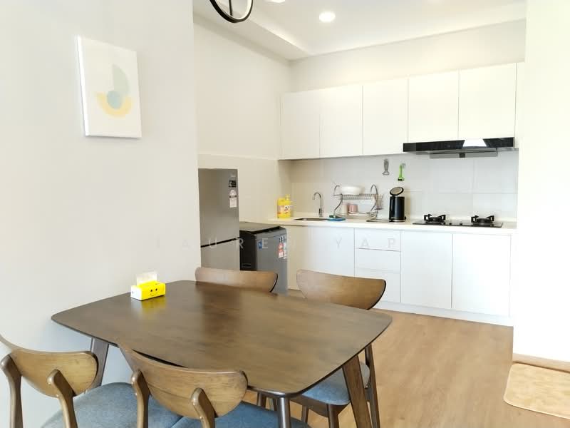 Kitchen features: white cabinetry, stainless-steel fridge, built-in oven, 4-burner gas hob, chrome pull-down faucet, single-bowl stainless-steel sink, white tiled backsplash, wooden dining table, 4 wooden dining chairs, laminate flooring, recessed downlights; style: modern.