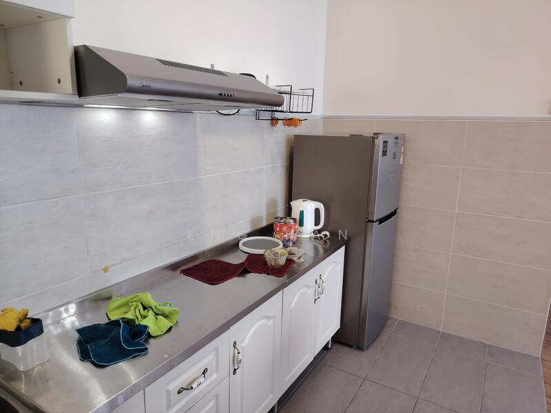 Kitchen features: stainless-steel countertop, white shaker cabinets, built-in oven, stainless-steel range hood, fridge, ceramic tile flooring, grey tiled backsplash, kettle, dish drying rack, cleaning cloths, fruit bowl; style: modern.