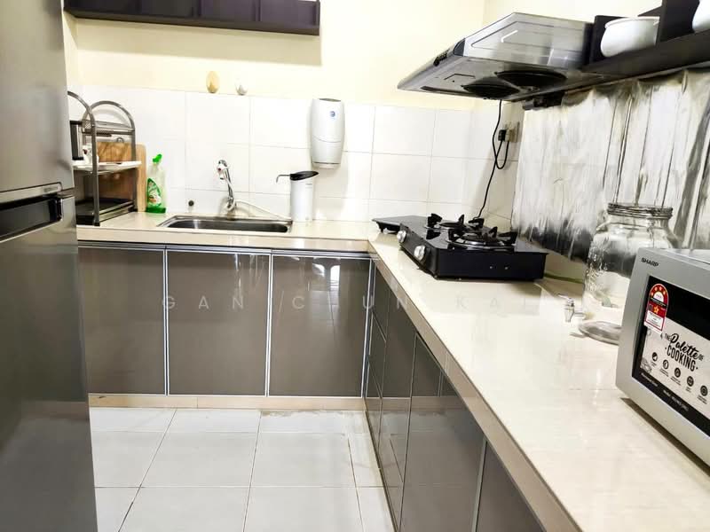 Kitchen features: stainless-steel sink, chrome pull-down faucet, granite countertop, grey cabinetry, built-in gas hob, microwave, white tiled backsplash, ceramic tile flooring, wall-mounted extractor hood, refrigerator, kitchen storage rack; style: modern.