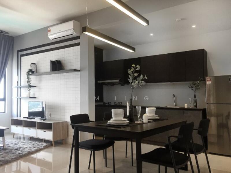 Dining features: 6-seater dining table, black dining chairs, grey area rug, pendant lighting, recessed downlights, white walls, open shelving, kitchen cabinetry in dark wood, stainless-steel fridge, built-in kitchen appliances, kitchen countertop in dark material, floor-to-ceiling windows, air conditioning unit; style: modern; view: city.