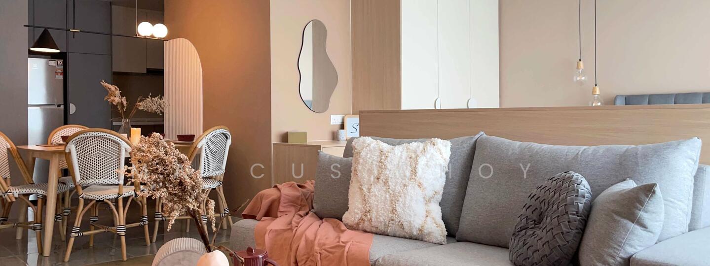 Living features: grey fabric sofa, decorative throw pillows, wooden coffee table, area rug, pendant lighting, wall-mounted mirror, wooden side table, decorative vase with dried flowers; style: modern. Dining features: 4-seater dining table, bistro-style chairs, pendant light above dining table; style: modern.