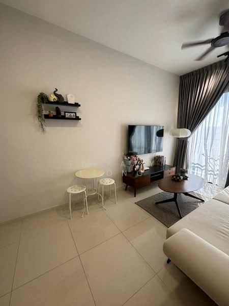 Living features: light grey painted walls, cream tiled flooring, ceiling fan with light, wall-mounted TV, round coffee table, 2 white metal stools, decorative shelf with plants and decor items, floor-to-ceiling windows with sheer curtains, area rug; style: modern.