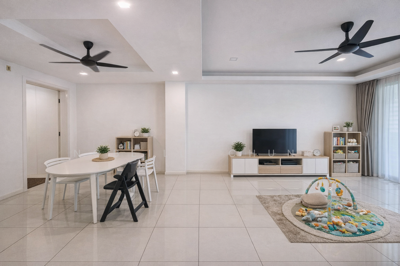 Living features: white painted walls, tile flooring, 2 ceiling fans, wall-mounted TV, TV console with storage, light-colored shelving unit, round area rug, play mat with toys, dining table with 4 chairs, large window with sheer curtains; style: modern.