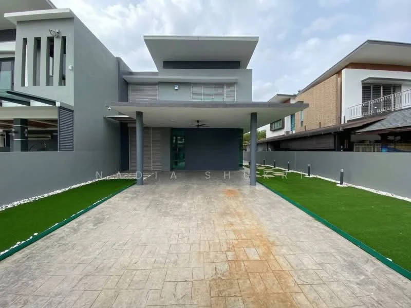 Exterior type: detached bungalow; features: grey painted facade, flat roof, approximately 2-storey, manicured lawn, stone-paved driveway, outdoor lighting, covered porch, large windows, modern architectural design; style: modern.