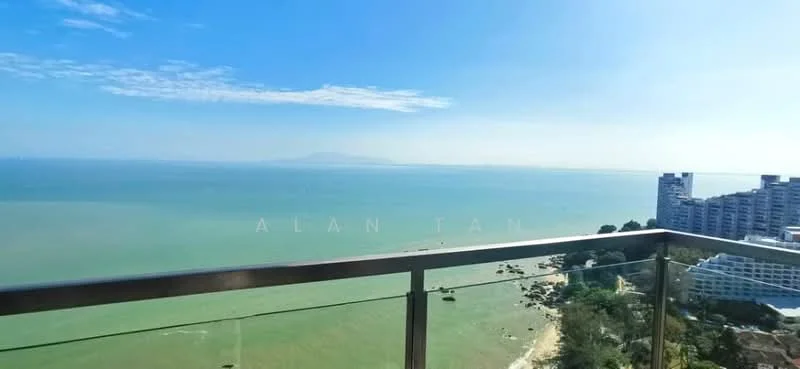 Room view: sea.