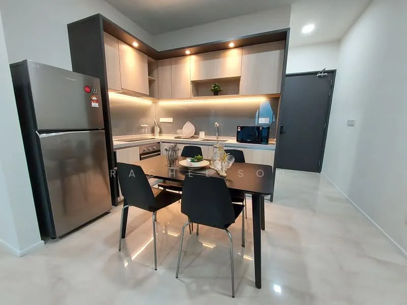 Kitchen features: stainless-steel fridge, built-in oven, 4-burner gas hob, stainless-steel range hood, grey cabinetry, white countertop, tile backsplash, dining table with 4 black chairs, recessed lighting, marble tile flooring; style: modern.
