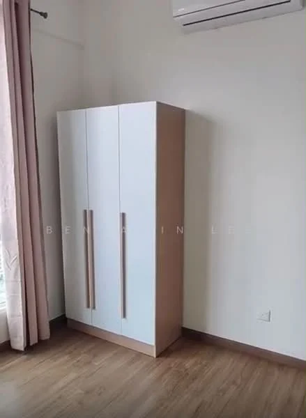 Room features: white wardrobe with wooden accents, laminate flooring, light-coloured walls, curtains, wall-mounted air conditioning unit; style: modern.