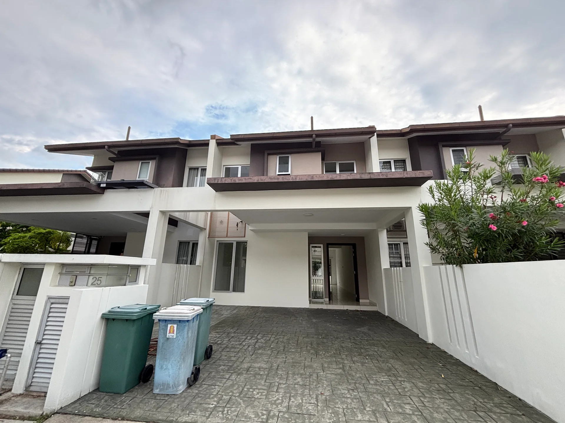 2-storey FOR RENT | New and good condition — view 1 of 10 in Telok Panglima Garang — for Rent