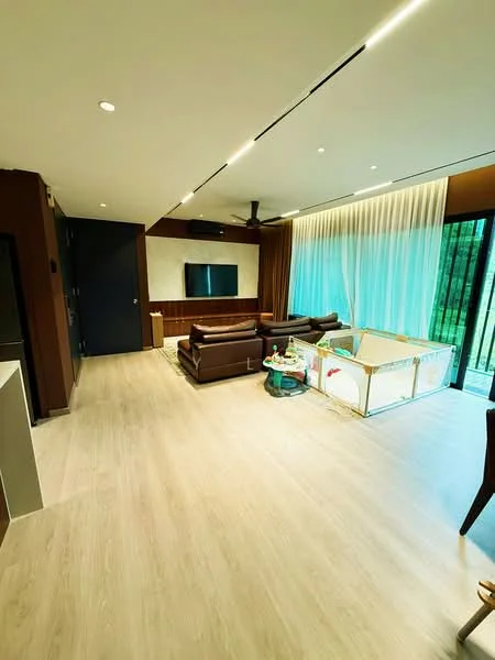 Living features: 3-seater leather sofa in brown, 2-seater leather sofa in brown, coffee table, wall-mounted TV, recessed downlights, 5-blade ceiling fan, floor-to-ceiling windows, sheer curtains, light wood flooring, decorative wall paneling, area rug, playpen, TV console; style: modern; view: garden.