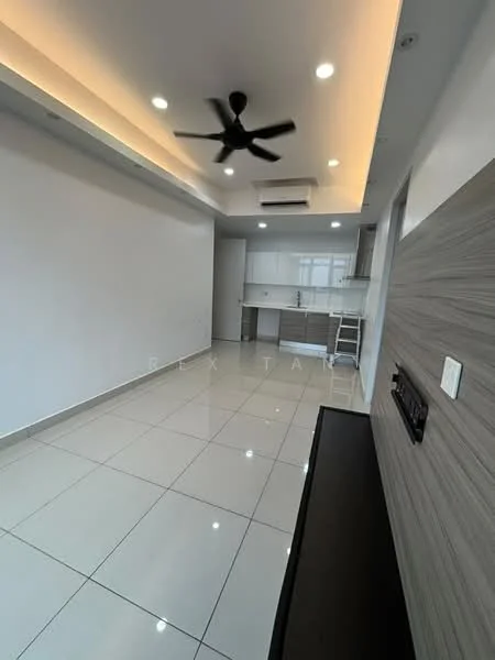 Living features: white painted walls, grey accent wall, glossy ceramic tile flooring, recessed downlights, 5-blade ceiling fan, built-in cabinetry, open shelving, kitchenette area with countertop, air conditioning unit, large windows for natural light; style: modern.