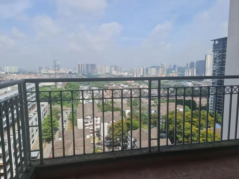 Room view: city.