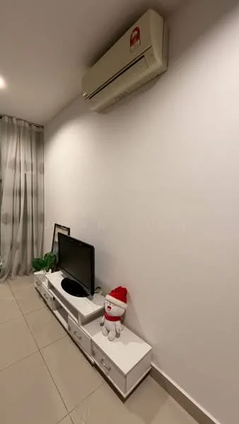 Living features: white painted walls, ceramic tile flooring, 1 wall-mounted split AC, TV console with drawers, flat-screen TV, decorative figurine, green plant, sheer curtains; style: modern.