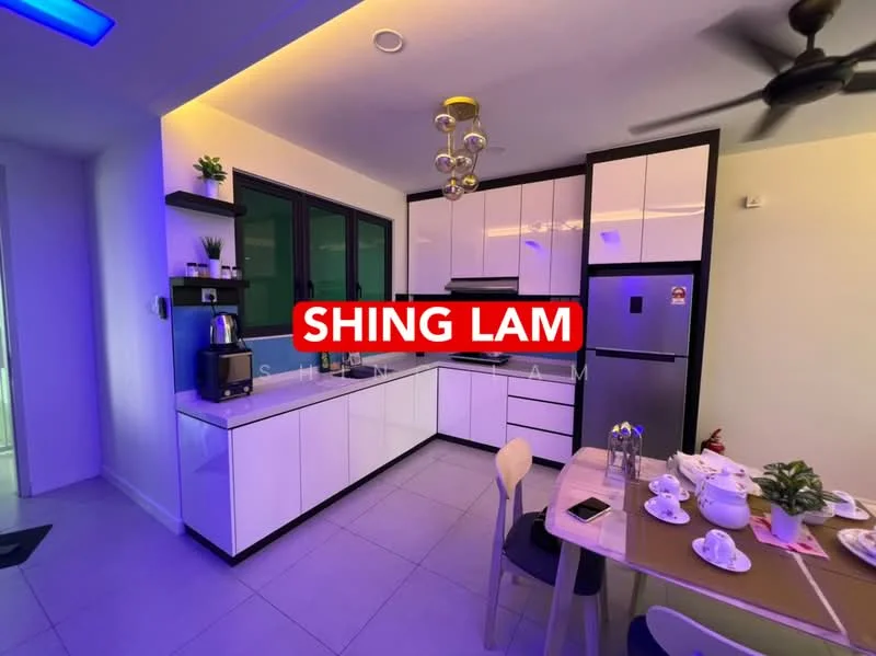 Kitchen features: white cabinetry with flat-panel doors, stainless-steel refrigerator, built-in oven, 4-burner gas hob, single-bowl stainless-steel sink, chrome pull-down faucet, white quartz countertop, tile backsplash, pendant lighting, ceiling fan, dining table with chairs, decorative plants on shelves, open shelving; style: modern.