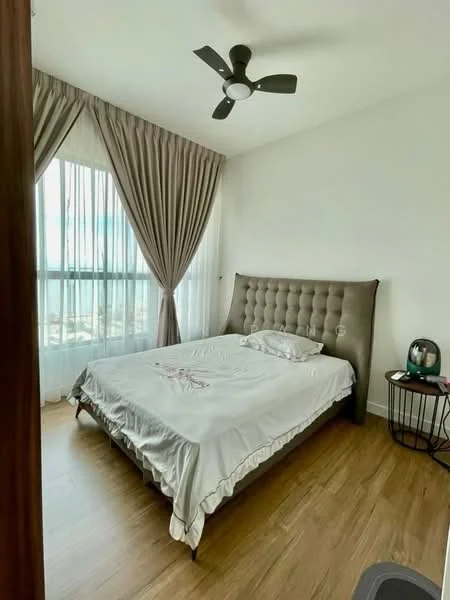 Bedroom features: king-size bed with upholstered headboard, white bedding, wooden flooring, 5-blade ceiling fan with light, floor-to-ceiling windows, sheer curtains, decorative bedside table, wall-mounted TV; style: modern; view: city.