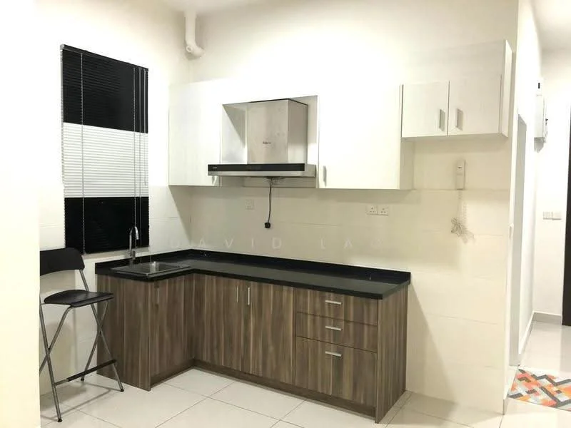 Kitchen features: black granite countertop, wood cabinetry with brown finish, stainless-steel sink, chrome pull-down faucet, built-in range hood, white tiled backsplash, white walls, ceramic tile flooring, single bar stool, window with black blinds; style: modern.