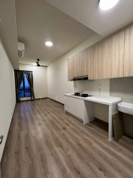 Kitchen features: light wood cabinetry, white countertop, single-bowl stainless-steel sink, chrome pull-down faucet, built-in gas hob, exposed ceiling with recessed downlights, wall-mounted split AC, laminate flooring in light brown, floor-to-ceiling window with sheer curtains, ceiling fan, grey accent wall; style: modern; view: city.