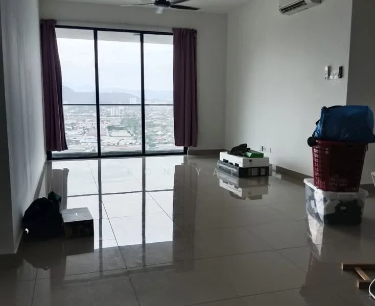 Living features: floor-to-ceiling windows, sliding glass door, grey walls, white ceiling, 5-blade ceiling fan, glossy tile flooring, curtains in purple, city view, decorative items on the floor, plastic storage boxes, laundry basket; style: modern; view: city.