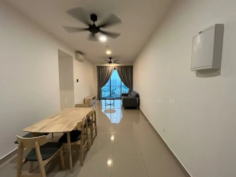 Living features: 2 ceiling fans, sofa, dining table with 4 chairs, floor-to-ceiling windows, curtains, wall-mounted air conditioning unit, light-colored walls, glossy tile flooring; style: modern; view: city.