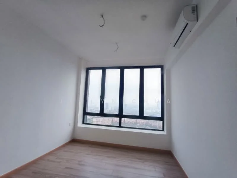 Room features: white painted walls, wooden flooring, floor-to-ceiling windows, 1 wall-mounted split AC, city view; style: modern; view: city.
