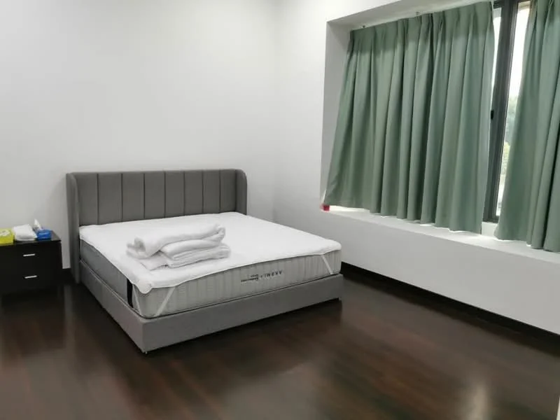 Bedroom features: queen-size bed, upholstered headboard, white bedding, wooden bedside table, green curtains, floor-to-ceiling window, dark wood flooring, white painted walls; style: modern.