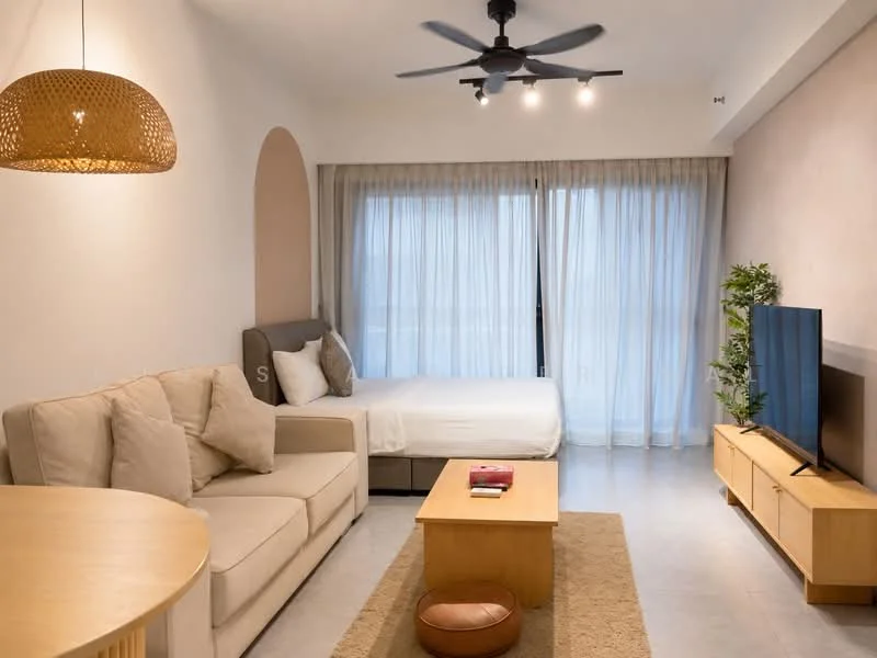 Living features: 3-seater fabric sofa in beige, wooden coffee table, TV console in light wood, wall-mounted TV, ceiling fan with light, recessed downlights, floor-to-ceiling windows with sheer curtains, light-colored walls, light-colored flooring, decorative plant in pot, area rug with neutral color; style: modern.