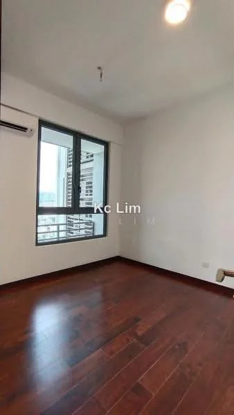 Room features: wooden flooring, white painted walls, floor-to-ceiling windows, city view, 1 wall-mounted split AC, recessed ceiling light; style: modern; view: city.