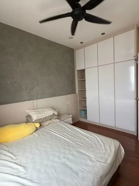 Bedroom features: queen-size bed, upholstered headboard, white bedding, yellow decorative pillow, grey accent wall, light wood flooring, built-in wardrobe with white doors, shelf unit, ceiling fan with light, recessed downlights; style: modern.