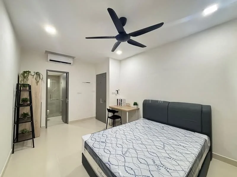 Bedroom features: king-size bed, upholstered headboard, 5-blade ceiling fan with light, wall-mounted air conditioning unit, study desk with chair, black metal shelving unit, white painted walls, tile flooring, recessed LED downlights; style: modern.