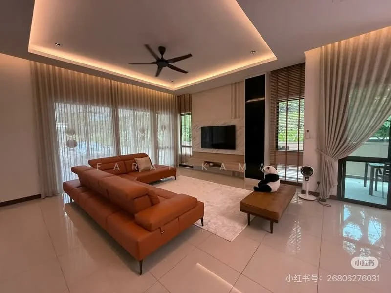Living features: 3-seater leather sofa in orange, coffee table, wall-mounted TV, TV console, area rug, floor-to-ceiling windows, sheer curtains, recessed downlights, ceiling fan, decorative wall panel, wall-mounted air conditioning unit, potted plant; style: modern; view: garden.