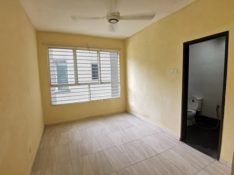Room features: yellow painted walls, tile flooring, ceiling fan, window with horizontal blinds, en-suite bathroom visible, light switch, doorway to bathroom.