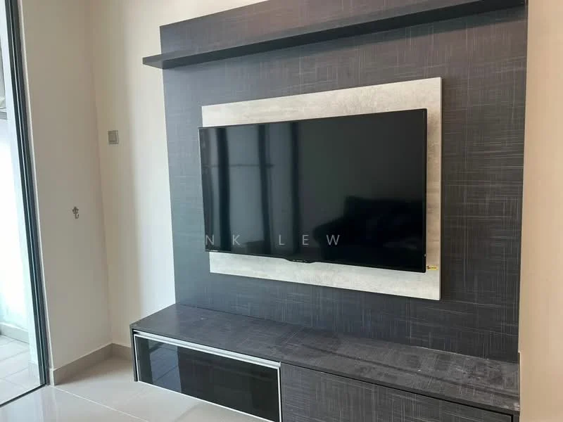 Living features: wall-mounted TV, dark feature wall, built-in TV console, glossy cabinet finish, neutral wall color, tile flooring, large windows, natural light; style: modern.