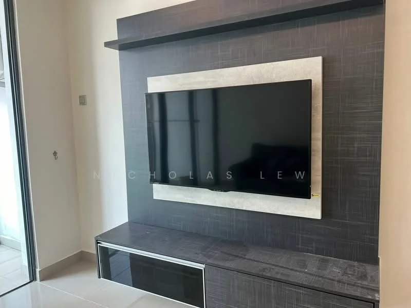 Living features: wall-mounted TV, dark feature wall, built-in TV console, glass-front cabinet, light-colored base, recessed lighting, neutral tile flooring, smooth ceiling; style: modern.