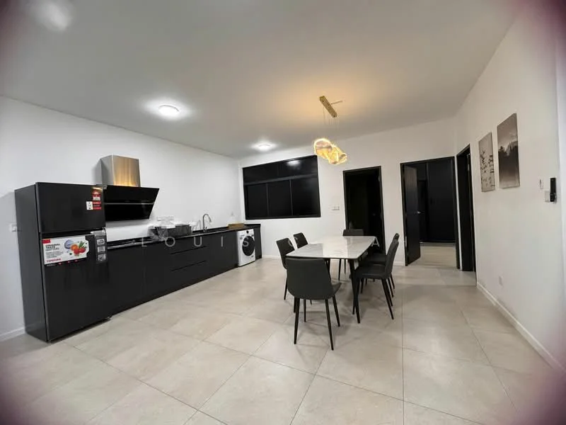 Kitchen features: black cabinetry, stainless-steel fridge, built-in oven, 4-burner gas hob, black countertop, white backsplash, single-bowl stainless-steel sink, chrome pull-down faucet, washing machine, dining table with 6 chairs, pendant light, recessed downlights, tile flooring, open layout; style: modern.