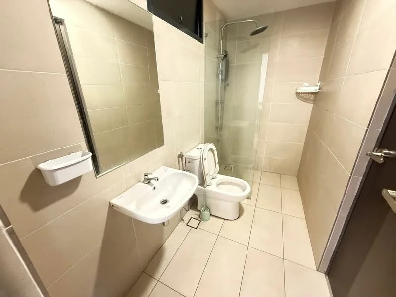 Bathroom features: white ceramic sink, one-piece toilet, walk-in shower with glass enclosure, chrome shower head, large mirror, tile flooring, beige tiled walls, wall-mounted soap dish; style: modern.