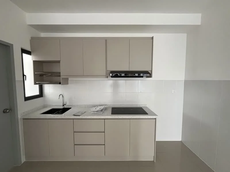 Kitchen features: light grey cabinetry, white quartz countertop, single-bowl stainless-steel sink, chrome pull-down faucet, built-in electric cooktop, wall-mounted range hood, white tiled backsplash, ceramic tile flooring, window for natural light; style: modern.