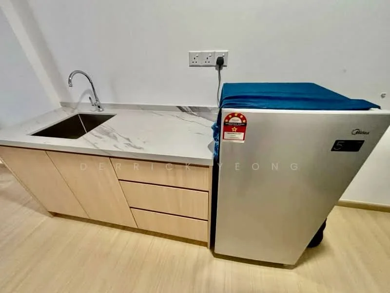 Kitchen features: single-bowl stainless-steel sink, chrome pull-down faucet, marble countertop, light wood cabinetry with drawers, stainless-steel fridge, laminate flooring, wall-mounted electrical outlets; style: modern.