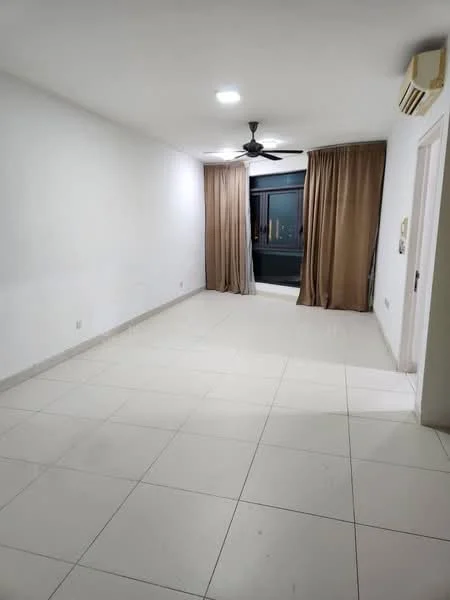 Living features: white painted walls, tile flooring, 5-blade ceiling fan, floor-to-ceiling windows, curtains in beige, air conditioning unit, neutral color palette, open layout; style: modern.