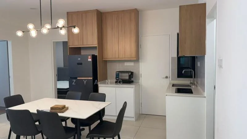Kitchen features: white cabinetry, wooden upper cabinets, black countertop, stainless-steel sink, chrome pull-down faucet, built-in microwave, stainless-steel fridge, 4-burner gas hob, exhaust hood, pendant lighting, dining table with 6 chairs, tile flooring, open layout; style: modern.