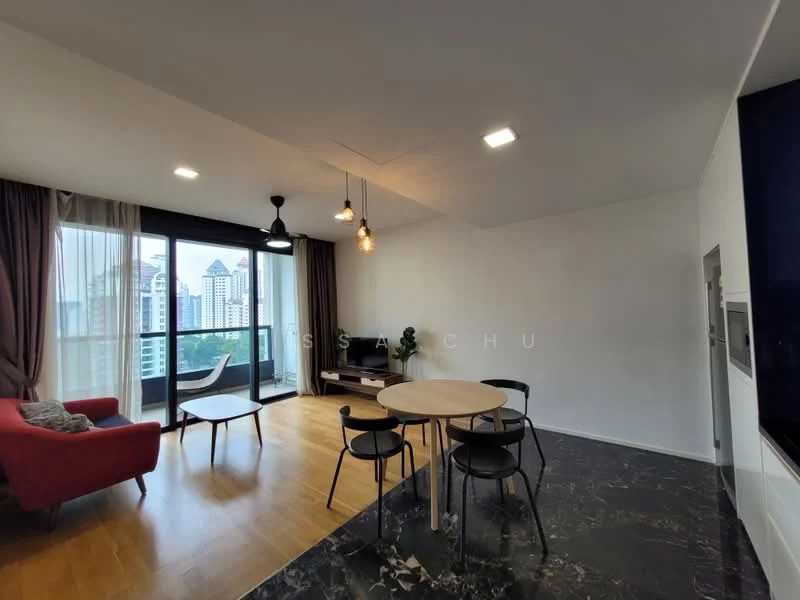 Living features: floor-to-ceiling windows, city view, 3-blade ceiling fan, hanging pendant lights, red fabric sofa, wooden coffee table, TV console, black dining table, 4 black dining chairs, laminate flooring, light-colored walls, dark marble flooring; style: modern; view: city.
