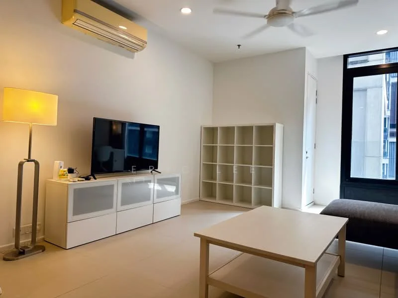 Living features: wall-mounted TV, white TV console with storage, light wood coffee table, grey fabric sofa, floor lamp, 1 wall-mounted split AC, ceiling fan, large window with natural light, light-colored tiled flooring, white painted walls; style: modern.