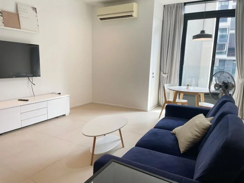Living features: blue fabric sofa, white coffee table, white TV console, wall-mounted TV, floor-to-ceiling windows, sheer curtains, recessed downlights, ceiling-mounted air conditioning unit, pendant light, round dining table, wooden dining chairs, standing fan; style: modern.