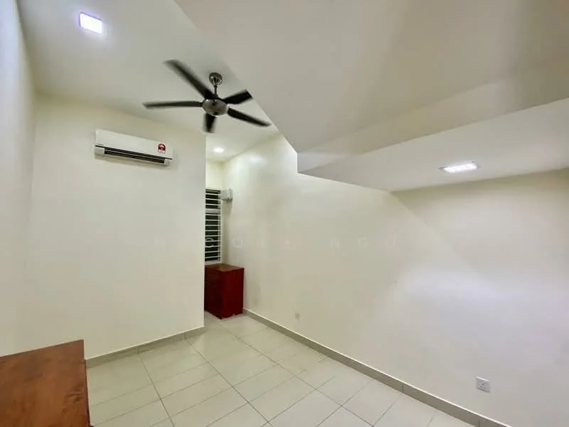 Room features: white painted walls, ceiling fan, 1 wall-mounted split AC, tile flooring, recessed LED downlights, window with blinds, built-in cabinet, corner desk; style: modern.